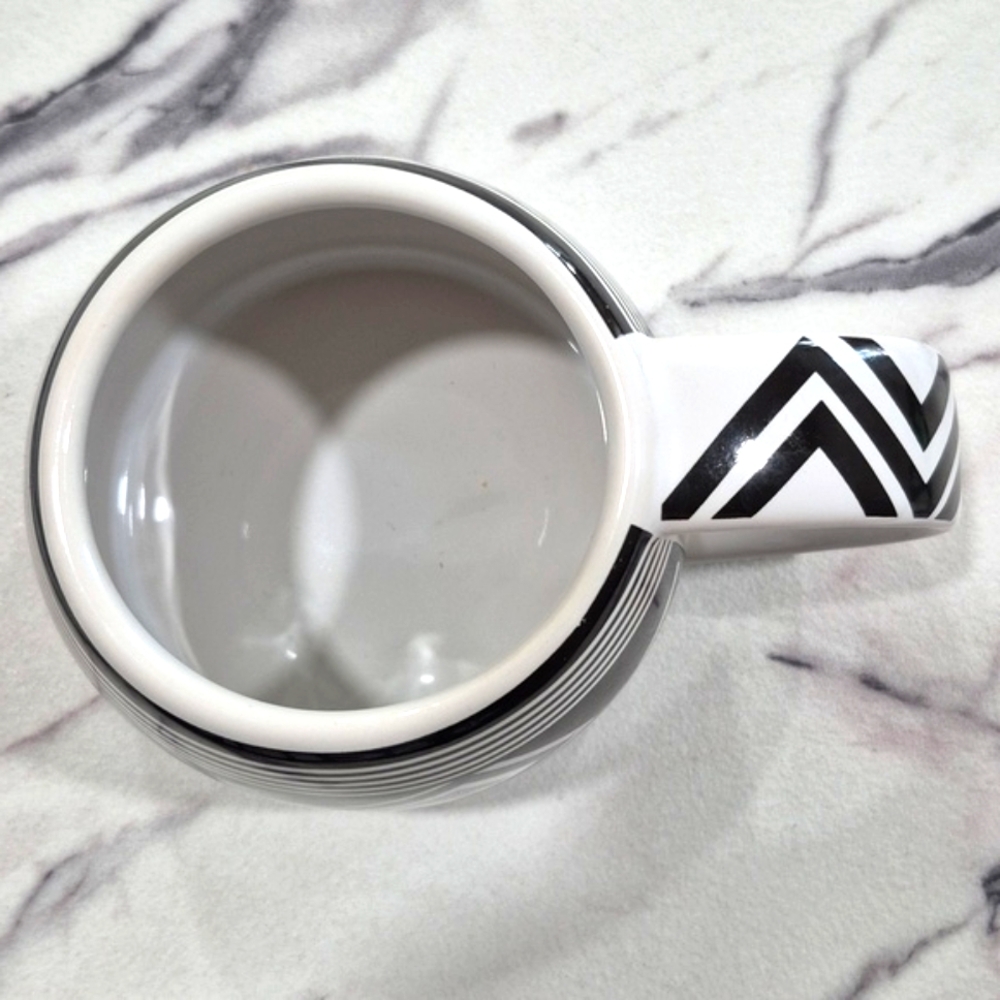 VTG The Treasure Chest Las Cruces No 18 Geometric Mug Black & White - Picture 6 of 6